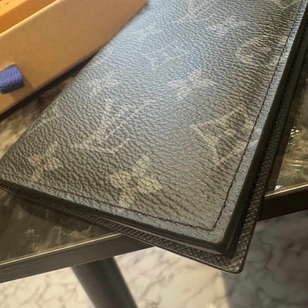 LOUIS VUITTON ブラックパスポートケース カバー ヴィトン NMの通販は