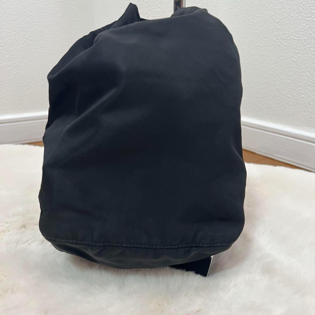 PRADA ブラック 巾着ポーチ ナイロン 白タグ トライアングルロゴ