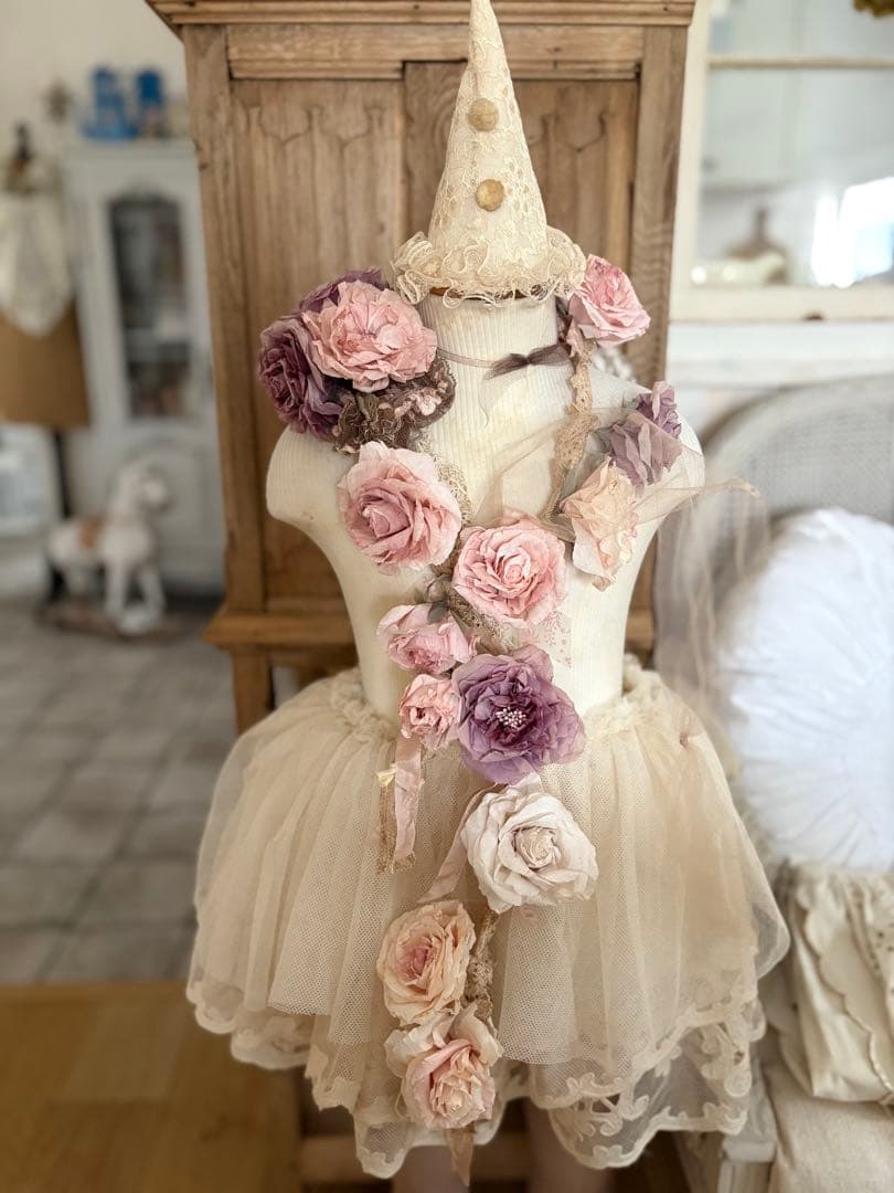 フランスアンティーク クラフトフラワー ガーランド　シャビー トルソー 布花 縦長ガーランド・アーティフィシャルフラワー ホワイトローズ リボン