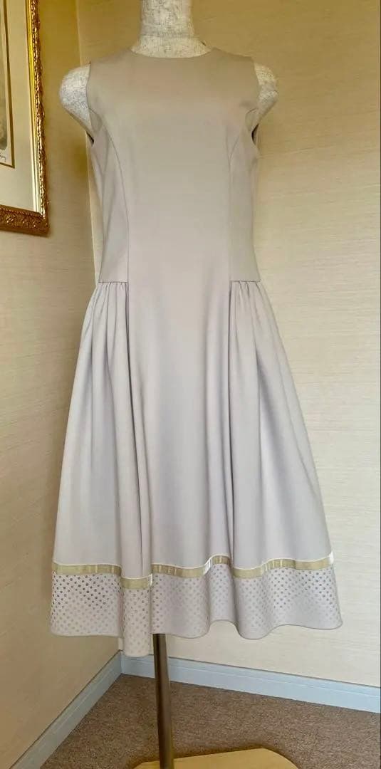 【美品】FOXYフォクシー ノースリーブ ベージュ ワンピース　38 中古・古着通販】FOXEY (フォクシー) ノースリーブワンピース ベージュ