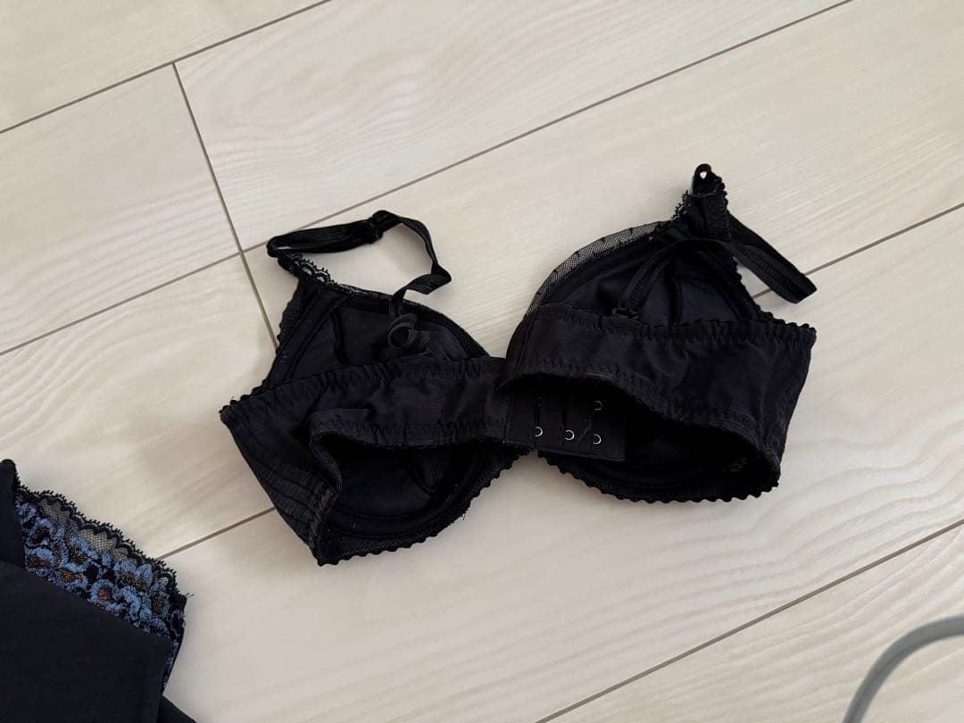 リュミエス　ノアール　Mサイズ　カップD70