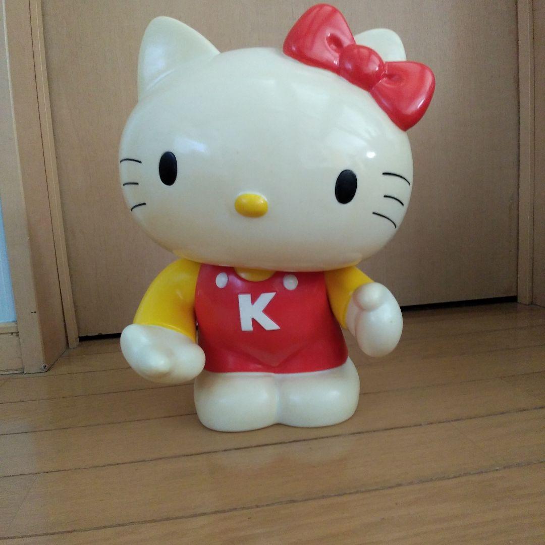 ハローキティ 貯金箱 　赤/黄色　ソフビ　レトロ　特大サイズ　1976 ハローキティ 貯金箱 サンリオ 当時物 Hello Kitty キティちゃん