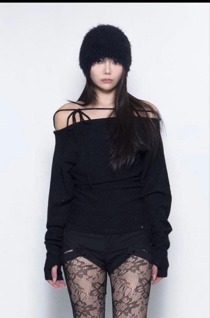 トップス S sequin offshoulder knit theredthread THEREDTHREAD / ザレッドスレッド】S sequin offshoulder knit