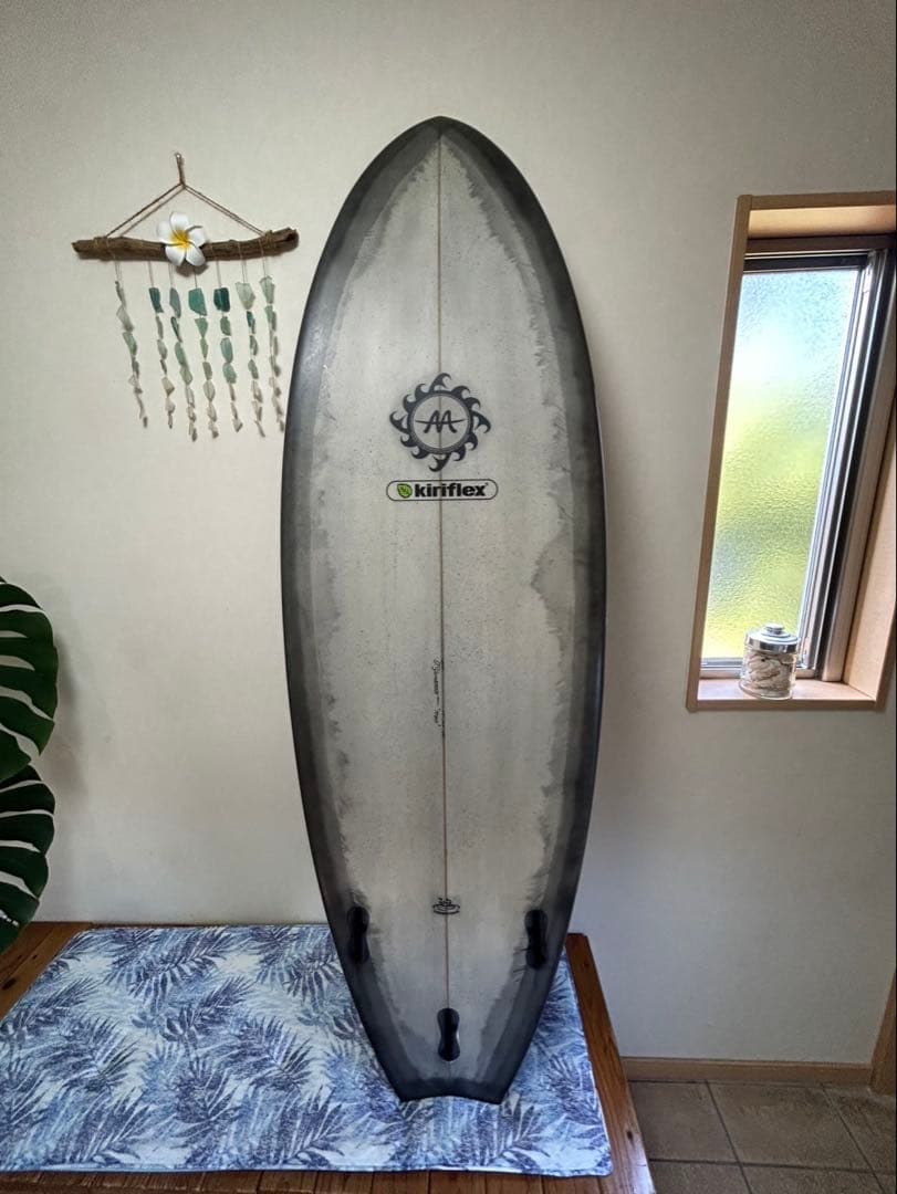 モアナロロサーフボード 5.7 EPS - メルカリ