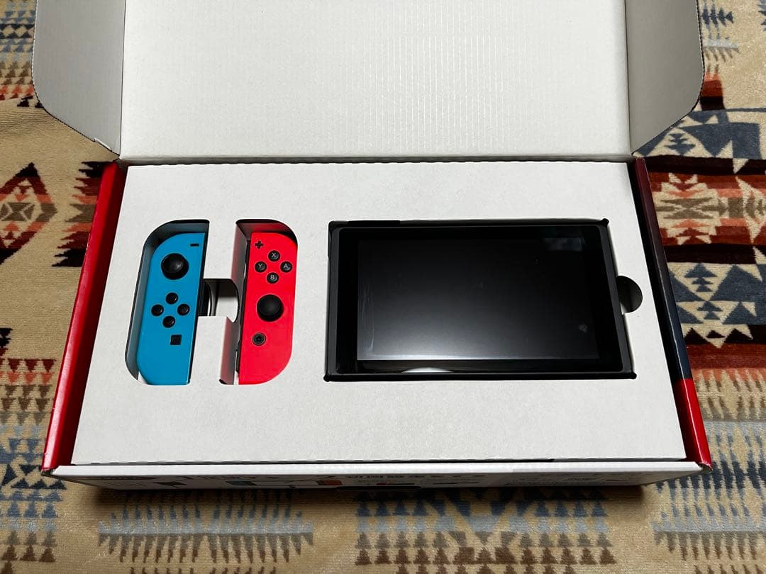 Nintendo Switch 本体 赤/青 ジョイコン付き 箱あり USED