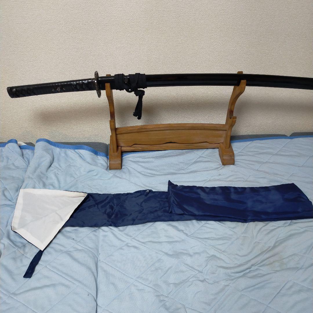 居合刀 模造刀 樋入り刀身 革巻き柄 黒鮫皮 透かし鍔 日本