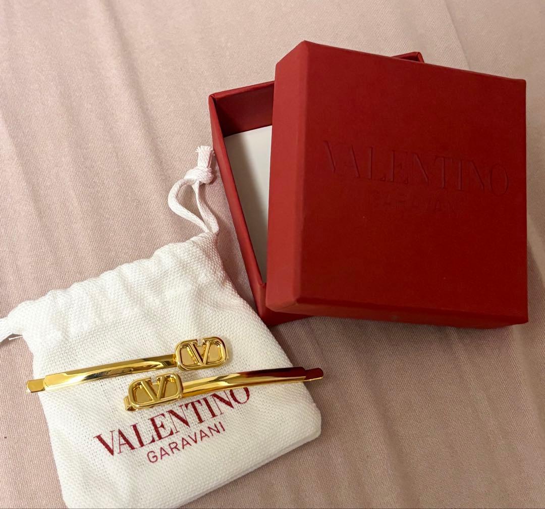 VALENTINO Vロゴ シグネチャー メタル ヘアクリップ Vロゴ シグネチャー メタル ヘアクリップ for ウィメンズ インチ
