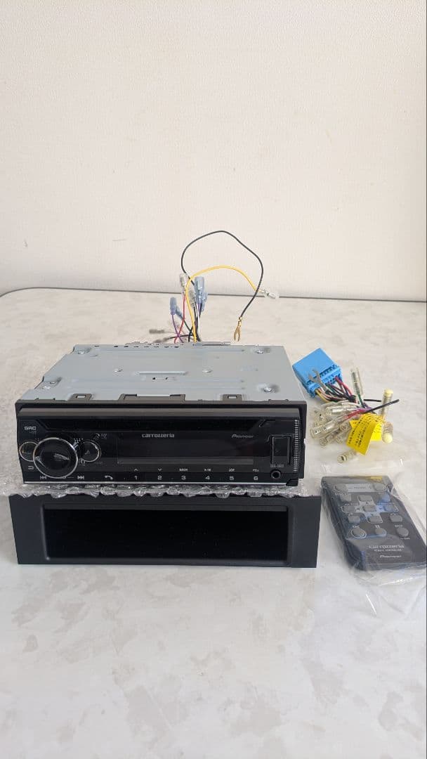 Pioneer DEH-5600 Bluetooth CDプレーヤー Pioneer Carrozzeria Car Audio DEH-5600 1D CD Bluetooth USB iPod