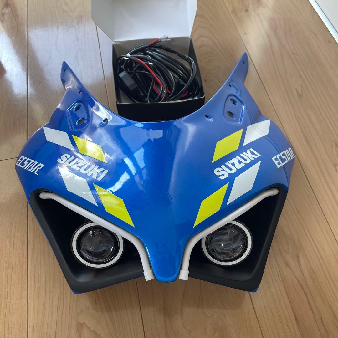 未使用　gsx-r125 アッパーカウル　デメキン　R1風？　パニガーレ風？ 未使用 gsx-r125 アッパーカウル デメキン R1風？ パニガーレ風