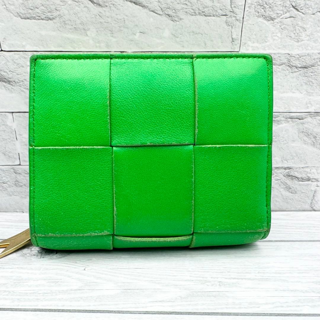 現行・RFID搭載】BOTTEGA 二つ折り財布 カセット イントレチャート