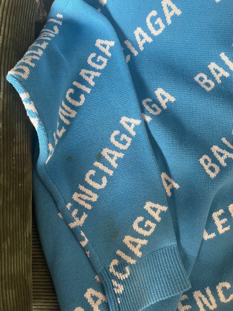 BALENCIAGA ユニセックスニットセーター 青/白 - メルカリ