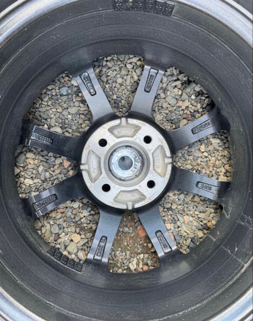 2024年製！バリ溝】175/65R15 スタッドレス HIFLY 4本セット - メルカリ