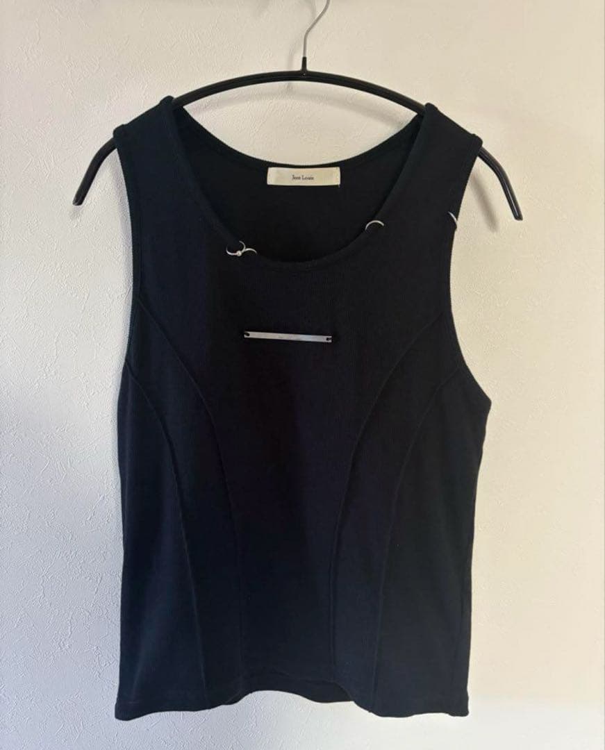 Jent Louis Neck Piercing Tank Top