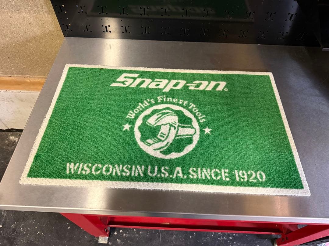 Snap-on 作業マット 緑色 ロゴ入り スナップオン - メルカリ