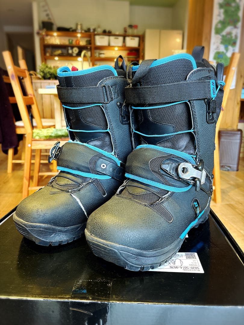 希少　美品　Yonexヨネックス FLINT AB 27cm 中古 YONEX - 美品 ヨネックス YONEX FLINT AB アキュブレード ステップイン