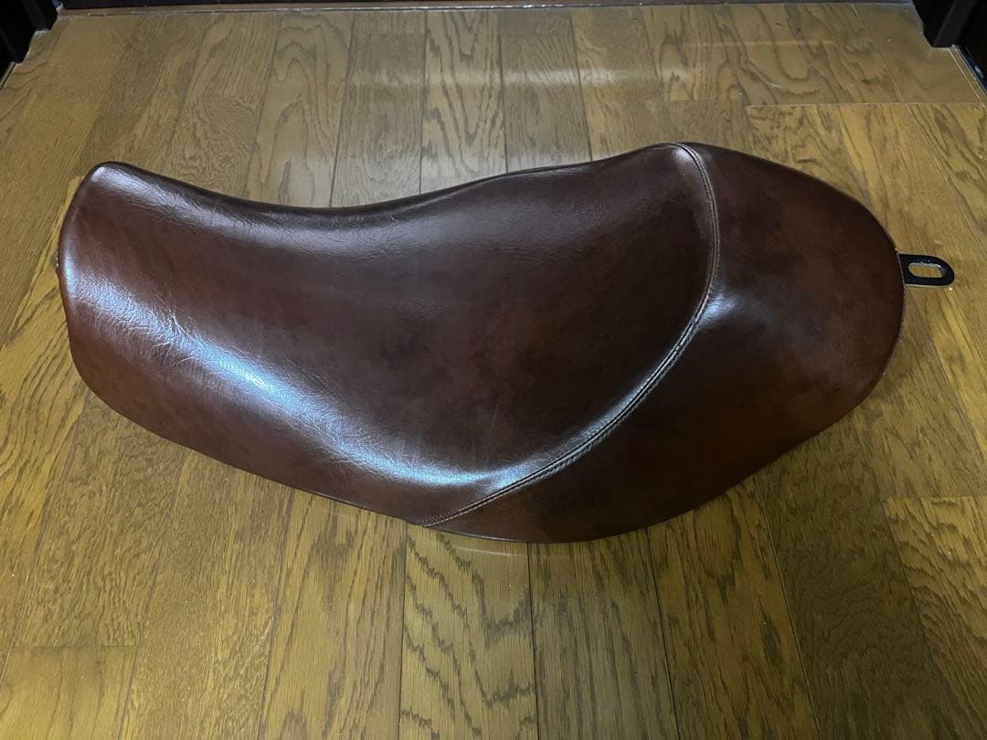 ハーレー純正ＯＰスポーツスターシート　ソロシート　XL ハーレー スポーツスター 07-09年 純正シート XL883L XL1200N