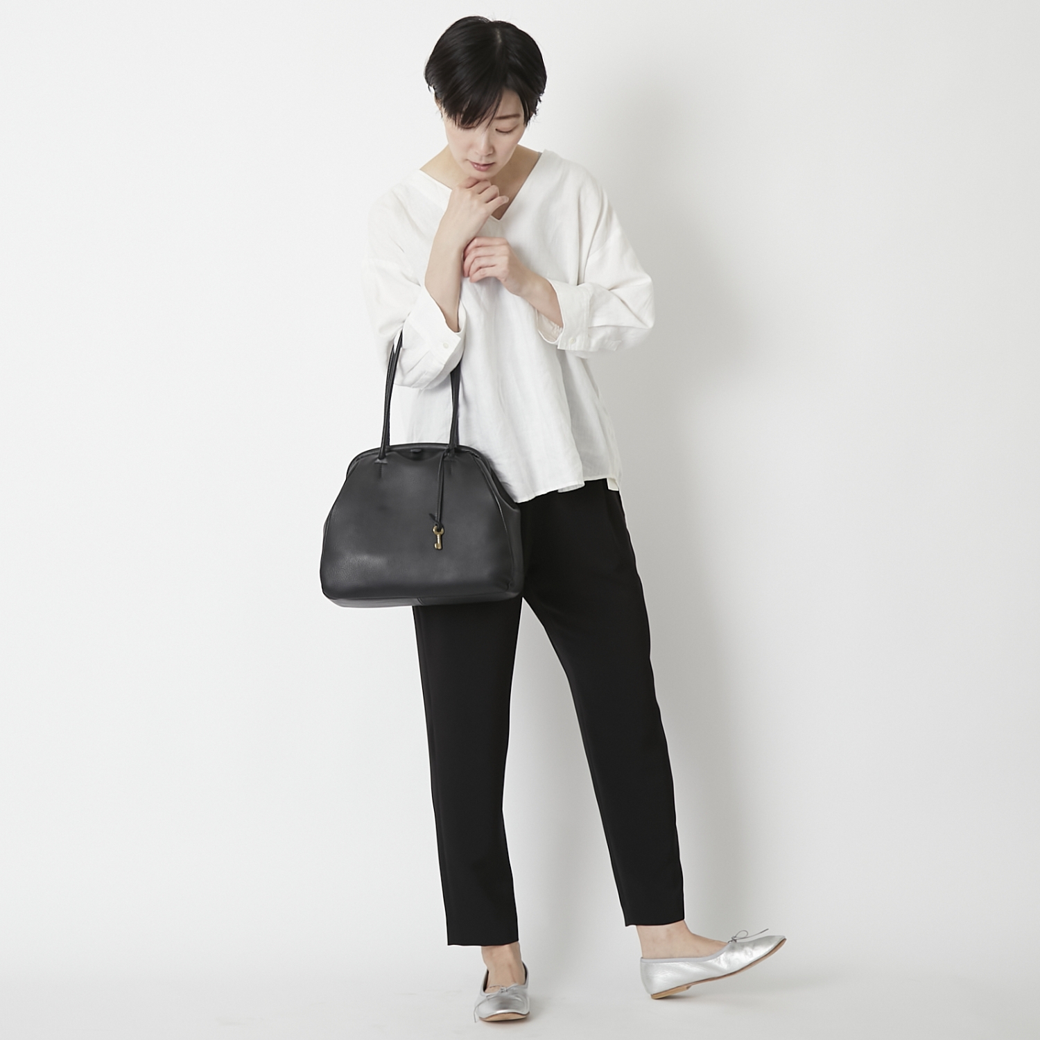 mononogu/リップボストン -口金がクラシックな、肩がけできるレザー