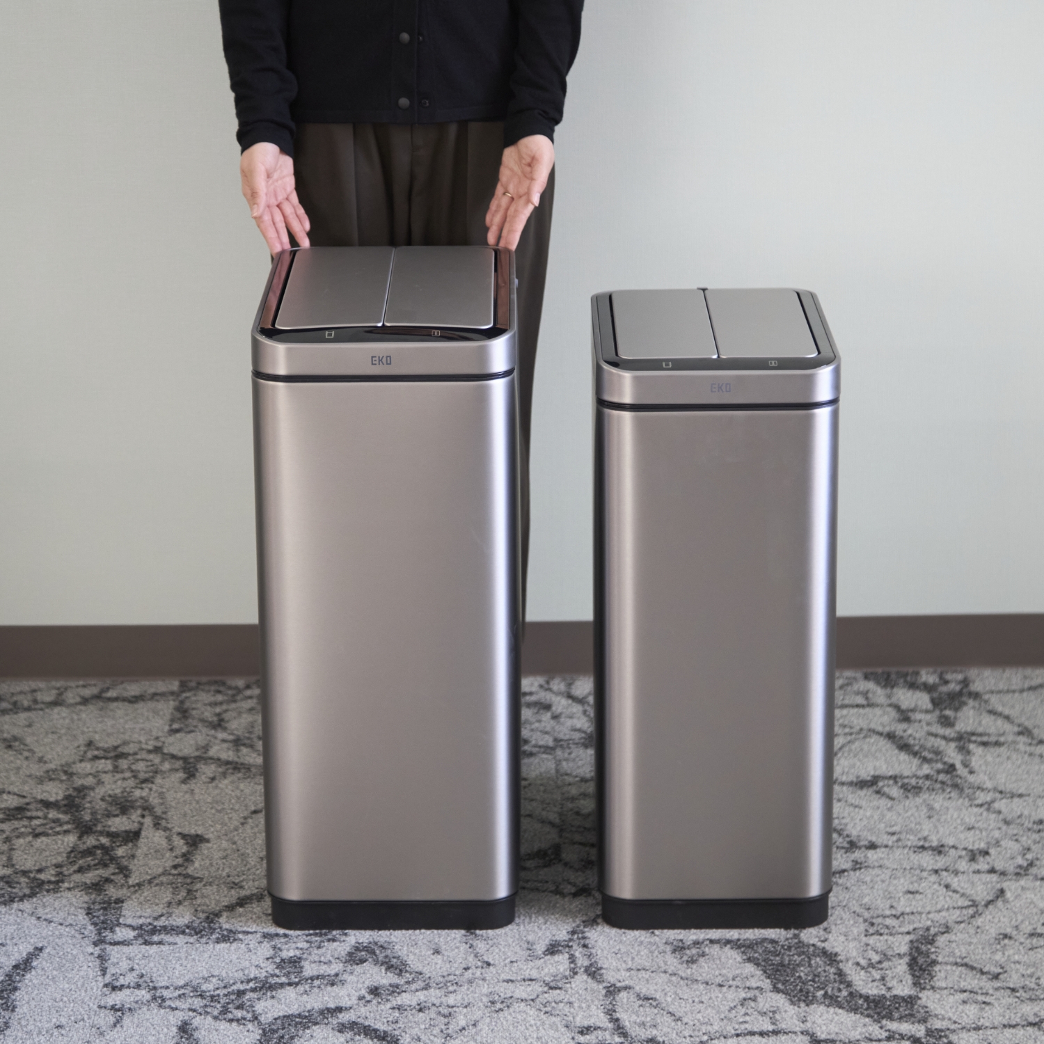 EKO/エックスウィング センサービン45L -自動開閉するから、両手が