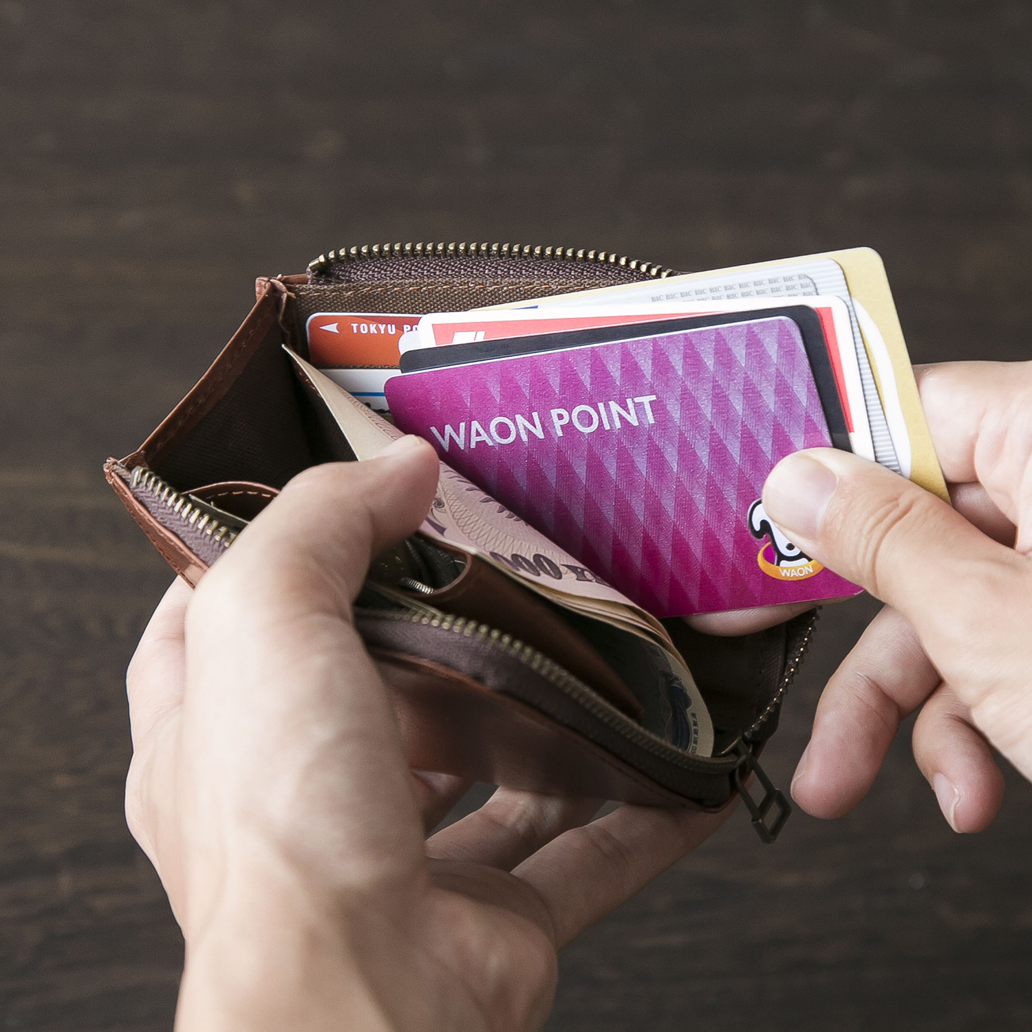 Slice/鍵ポケットつきコンパクト財布 栃木レザー -【当店限定】鍵を