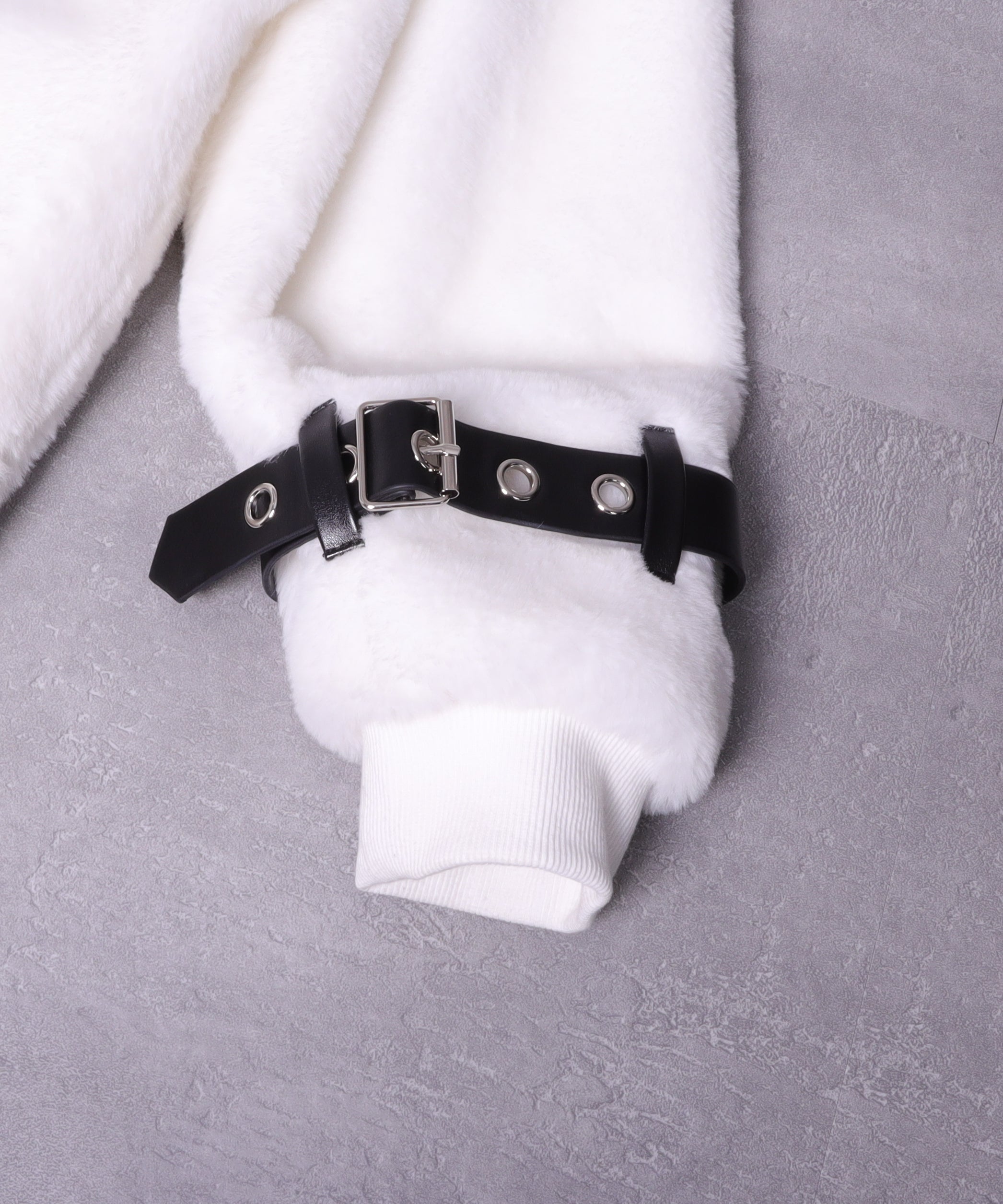 うさぎ耳クロススタッズZIPファーコート– A AM STUDIO