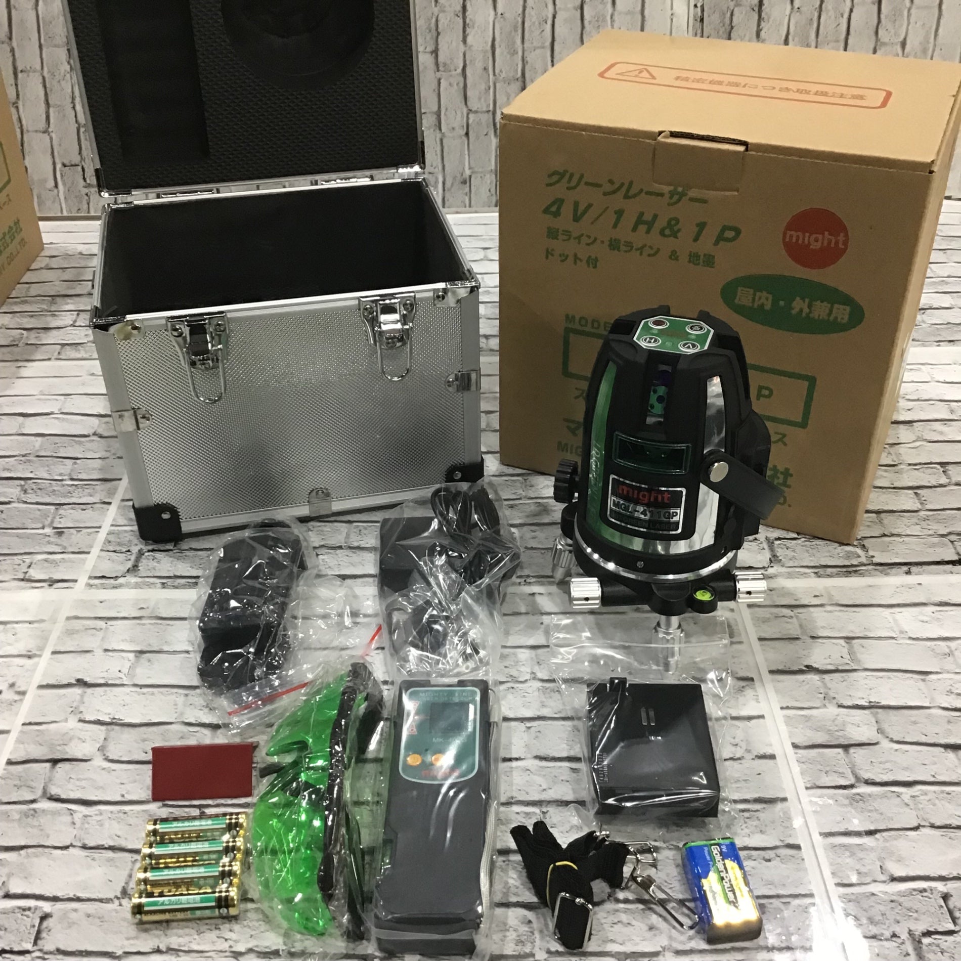 〇マイト工業(might) グリーンレーザー墨出し器 MGL-411GP 矩十字・横