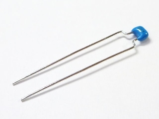 積層セラミックコンデンサー 0.47μF50V X7R 5mm: 受動部品 秋月電子