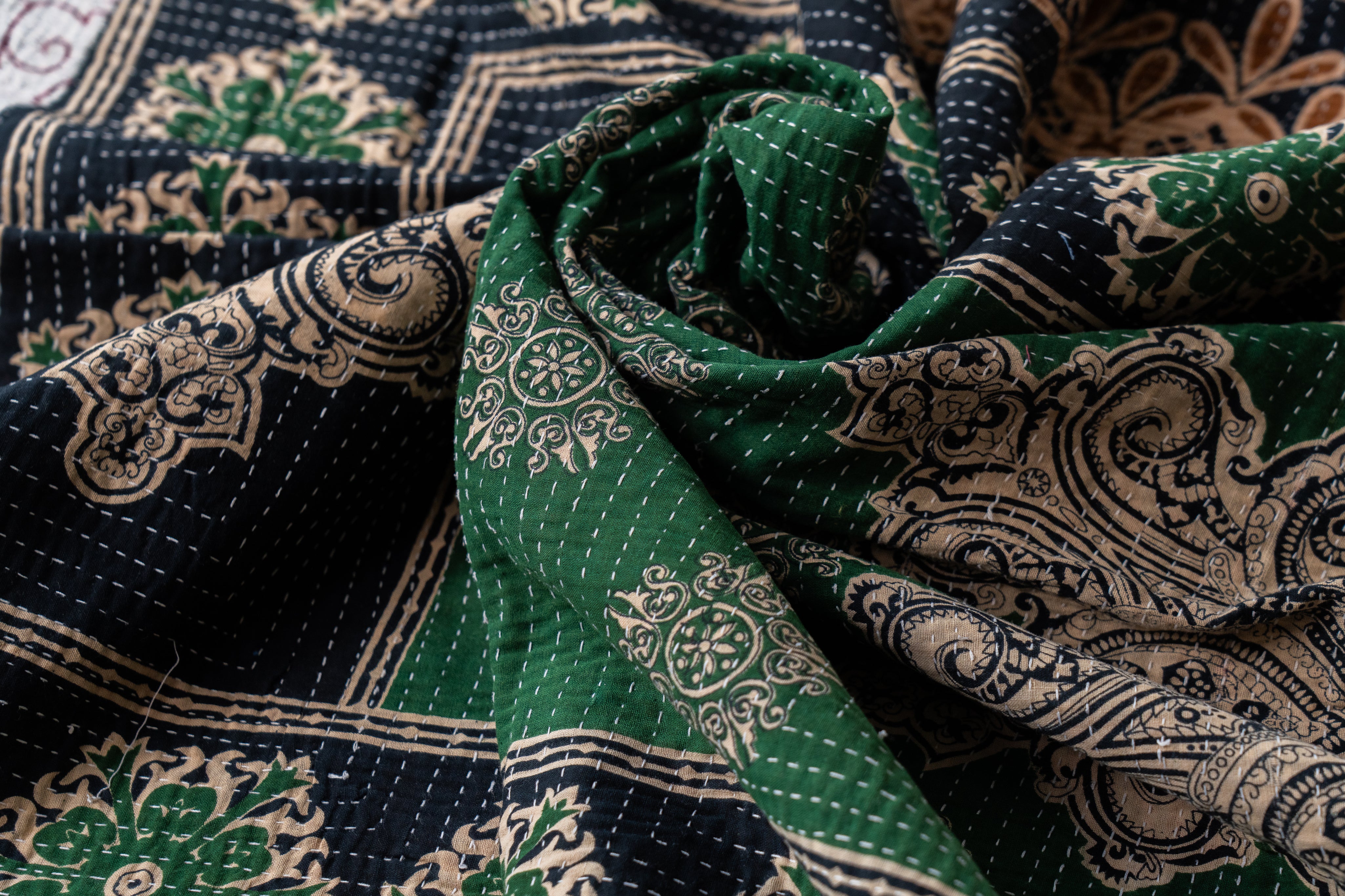 インド産 カンタキルト・ラリーキルト】ヴィンテージキルト-手織り絨毯