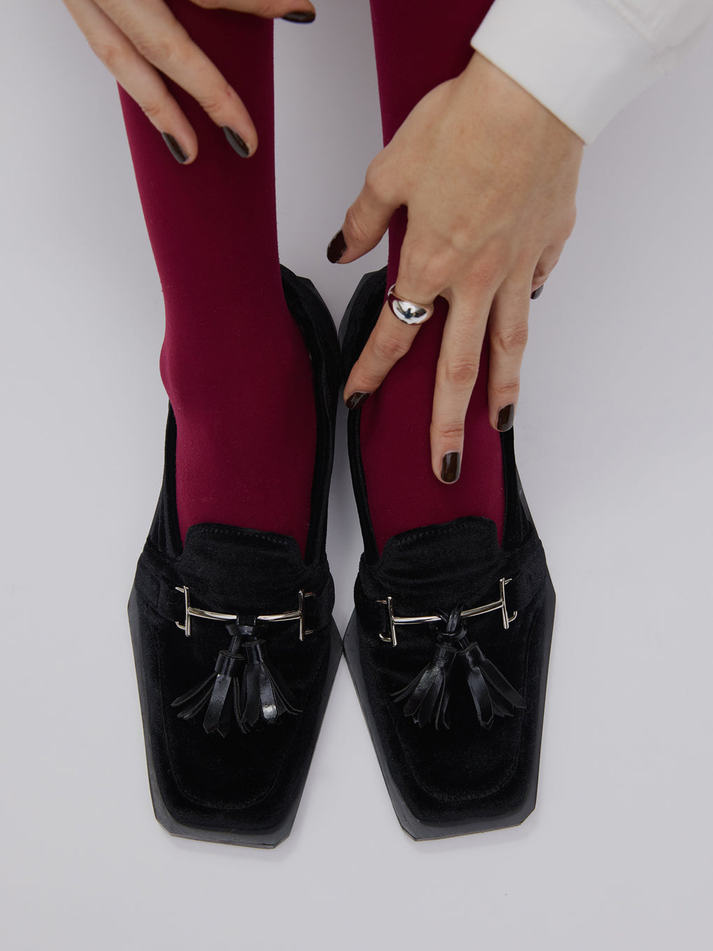 UND ANGULAR SOLE TASSEL LOAFER