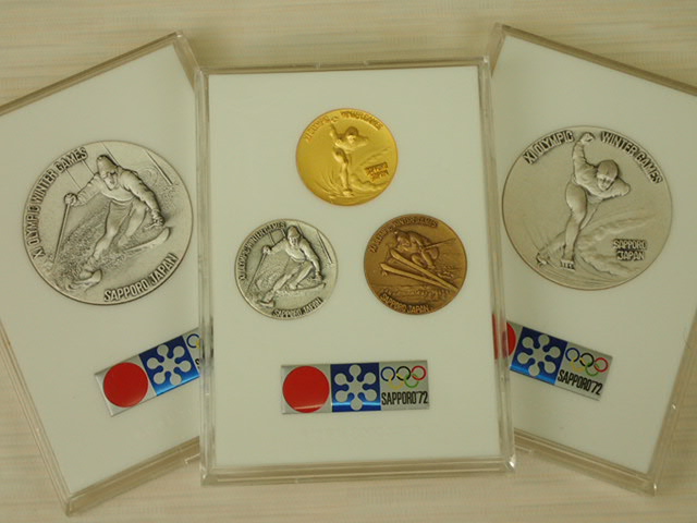 1972年札幌オリンピック冬季大会記念メダルセット-超美品正絹袷正統派