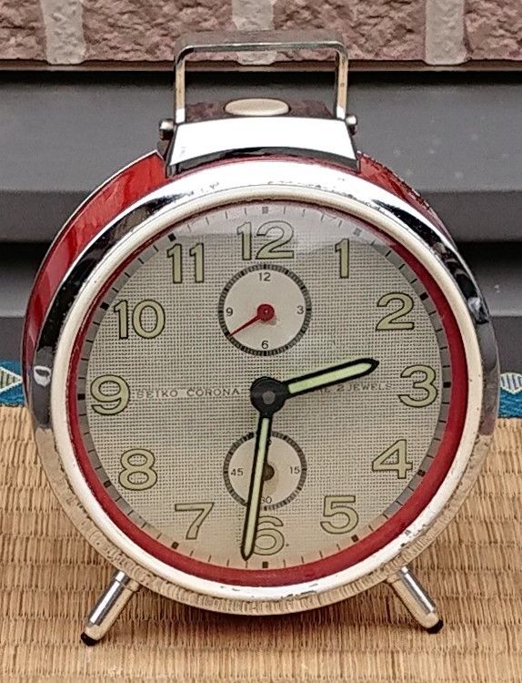 SEIKO CORONA 古くて重い目覚まし時計 Black と Beige 箱 SEIKO CORONA