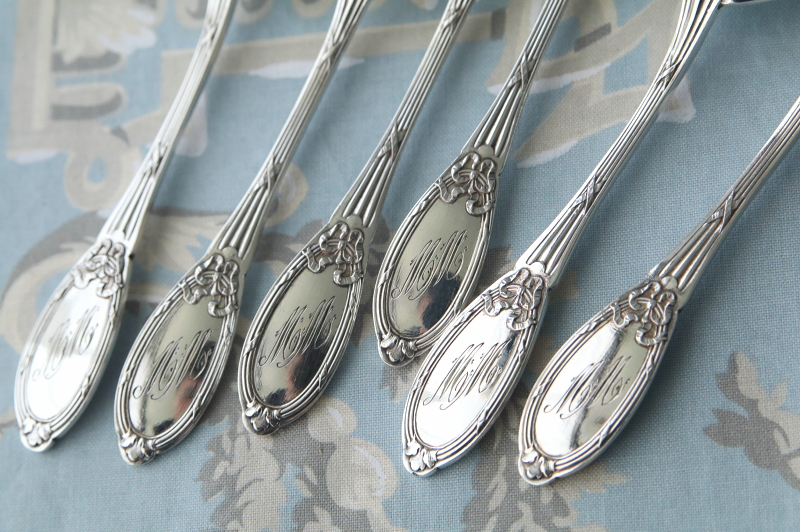 boulengerシルバーティースプーン リボンとモノグラム ヴィンテージ