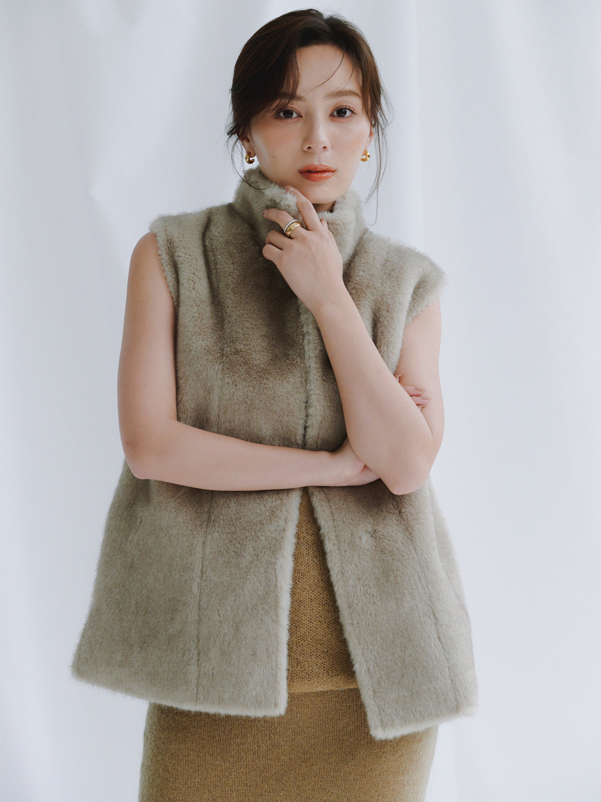 スタンドカラーファーベスト