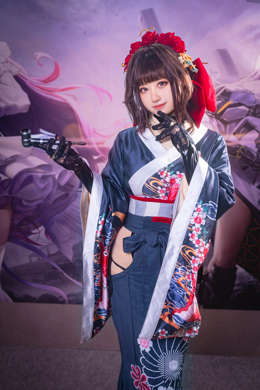 中国出身人気コスプレイヤーが『NIKKE』リアル10連ガチャに登場！新