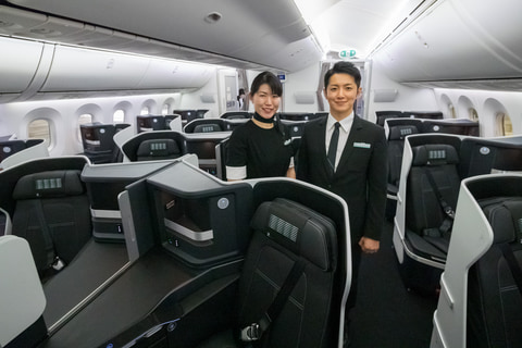 ZIPAIRのボーイング 787型機内を写真で紹介。フルフラットシートや