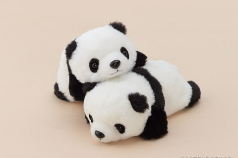 上野動物園で生まれた双子の赤ちゃんパンダがグッズに。金太郎飴との