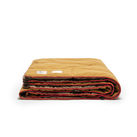 スノーピーク×Rumpl、難燃性ブランケット「RUMPLxSP THE NANOLOFT