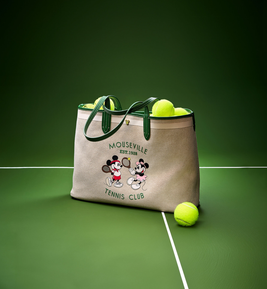 フォッシル×ディズニーのコラボコレクション第3弾。テニス姿のミッキー