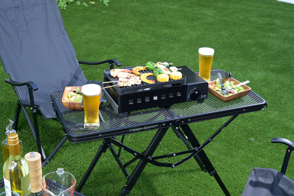 山善、減煙カセットガスグリル。均一なプレート温度と“Xカット構造”で