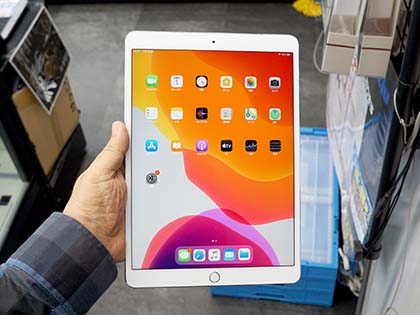 10.5インチiPad Proのセルラーモデルが税込49,800円！保証3か月のB