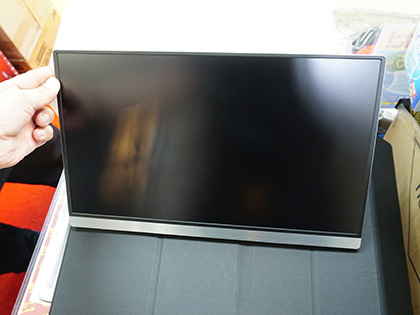 13.3型と15.8型のフルHDモバイルモニターがあきばお～に入荷、18,000円