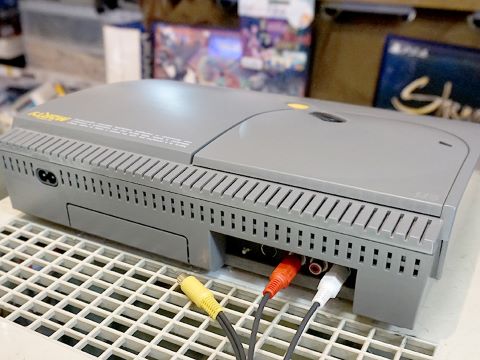 富士通「FM TOWNS MARTY モデル2」のオーバーホール品、外箱もあり