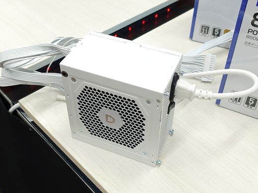 ドスパラセレクト」電源にAC電源ケーブルまで白い新モデル - AKIBA PC