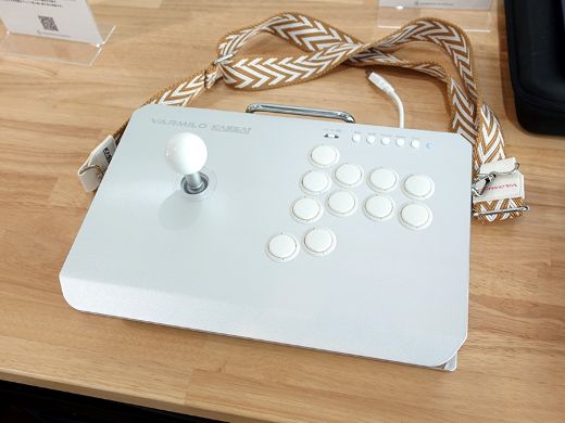 Varmiloのラピトリ対応アケコン「KASSAI」のサンプル展示がスタート