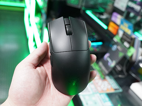 54gのRazer製ゲーミングマウス「Viper V3 Pro」に廉価モデル、無線