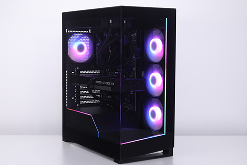 黒”で見た目にこだわったゲーミングPCならコレ！LEDも映えるピラーレス