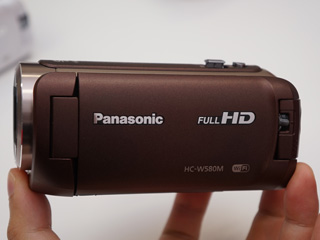 ワイプ撮り進化のパナソニックフルHDビデオカメラ。ワイプ非対応機は約