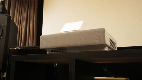 鳥居一豊の「良作×良品」】狭い部屋でも100型級大画面ゴジラ! エプソン