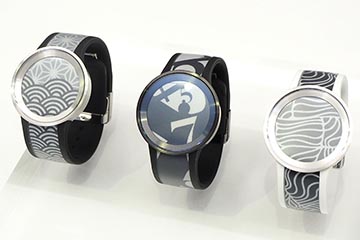 ソニー、電子ペーパー腕時計の進化版「FES Watch U」。スマホで
