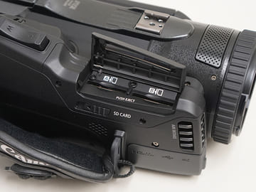 小寺信良の週刊 Electric Zooma!】こだわりレンズに4K手ぶれ補正、“初