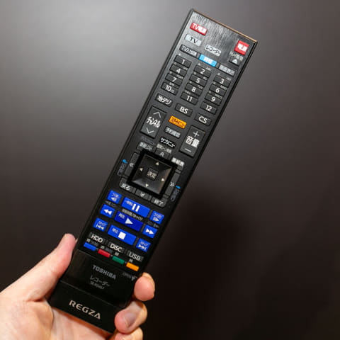 東芝、音で検索・操作できる3番組同時録画“時短”レコーダ。約5.5万円